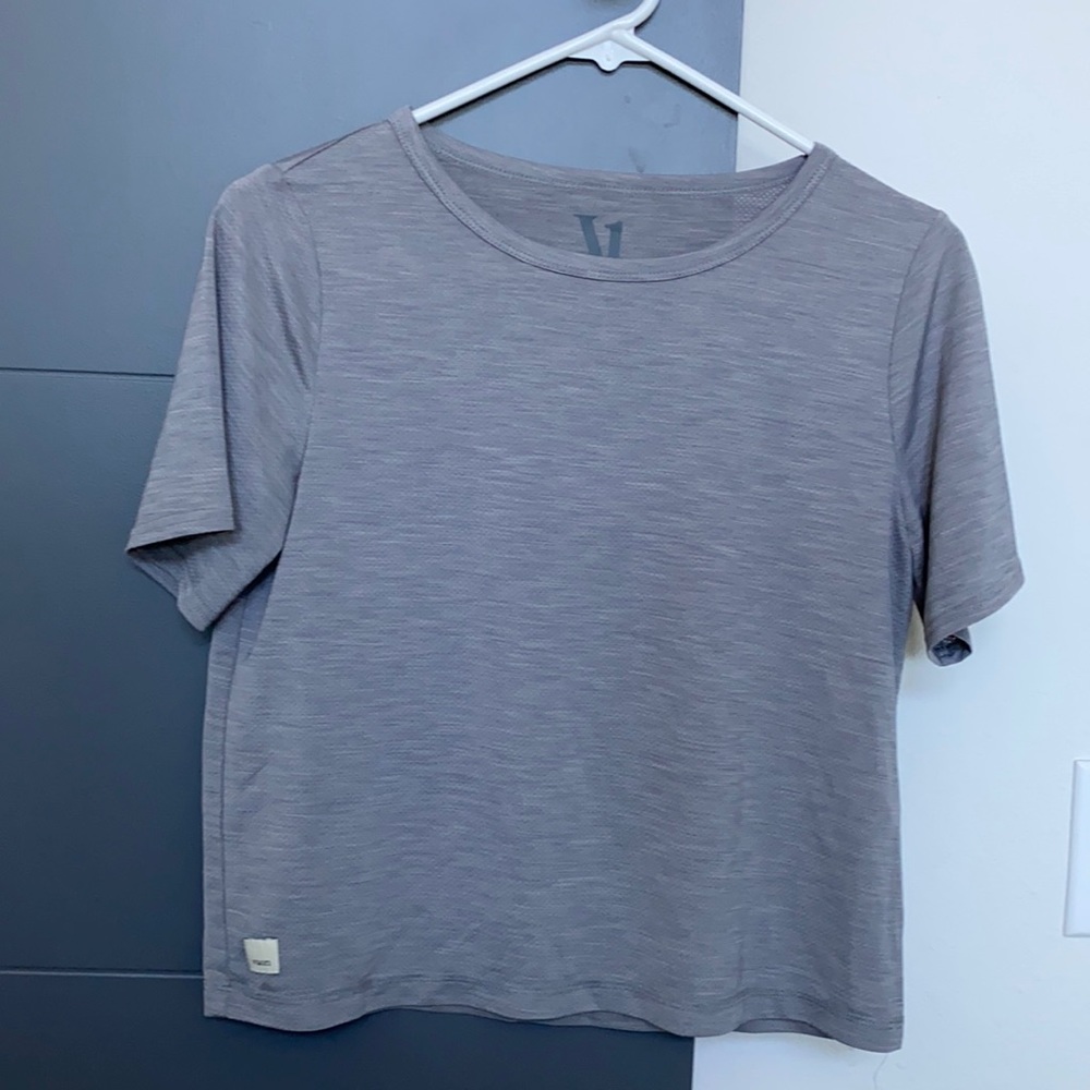 Vuori Tee. Size Small. Never worn.